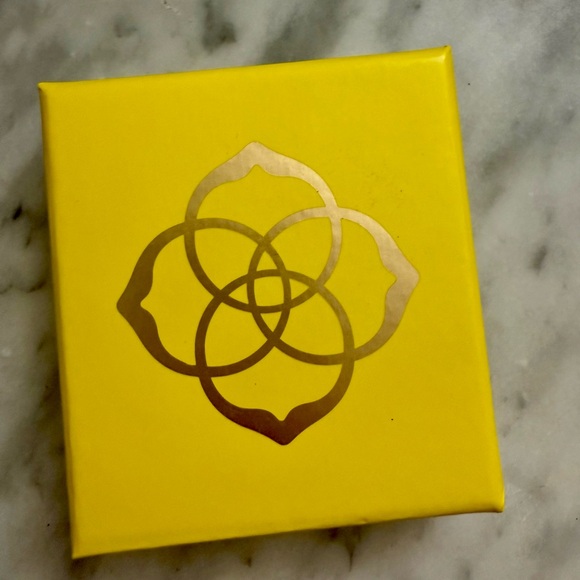 Kendra Scott Cailin Necklace New in box - Picture 2 of 4